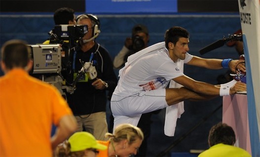 nole istezanje.jpg nole istezanje.jpg
